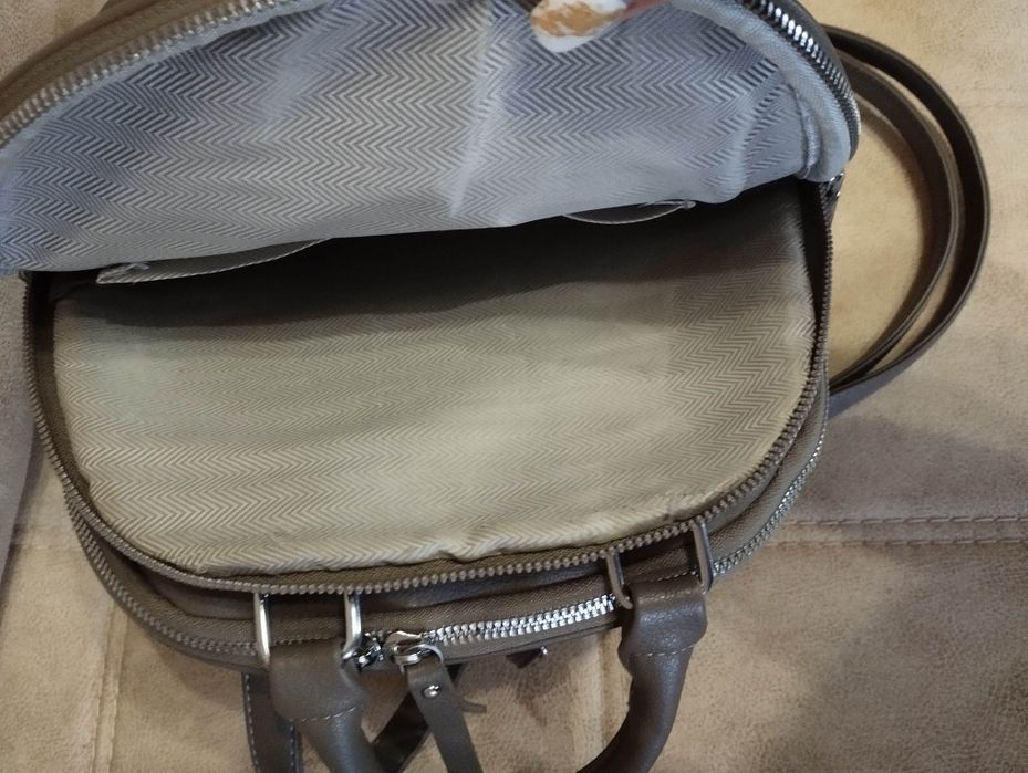 Сумка рюкзак .   .