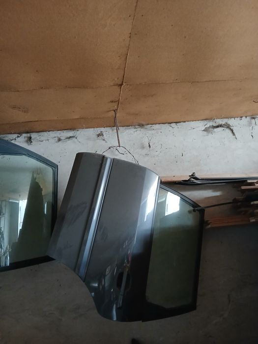 Продам двері на пасат b4 в хорошому стані