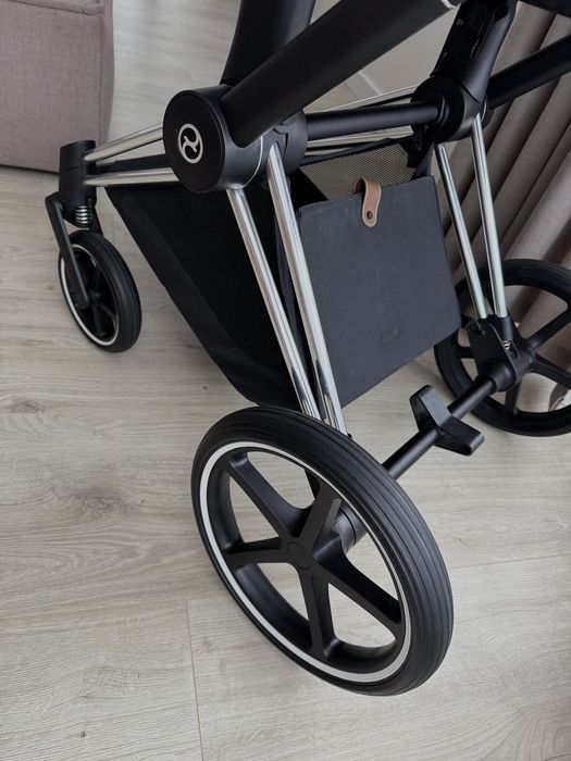 Візочок Cybex Priam, автолюлька Cybex Cloud T, база T isofix