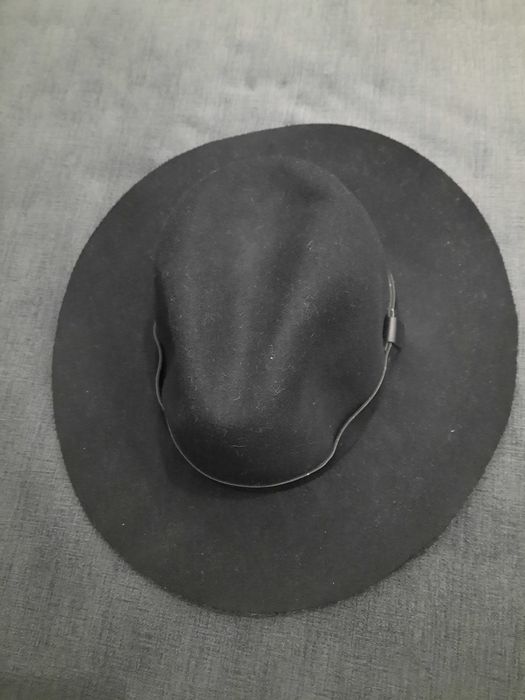 Chapéu Preto 100% lã H&M