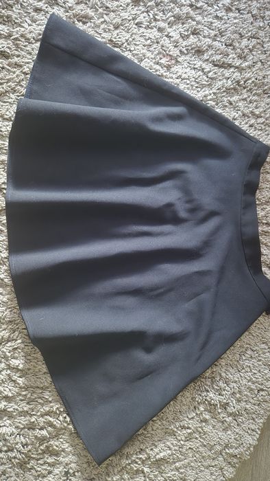 Спідниця чорна, стильна, підійде і до школи і до  свята