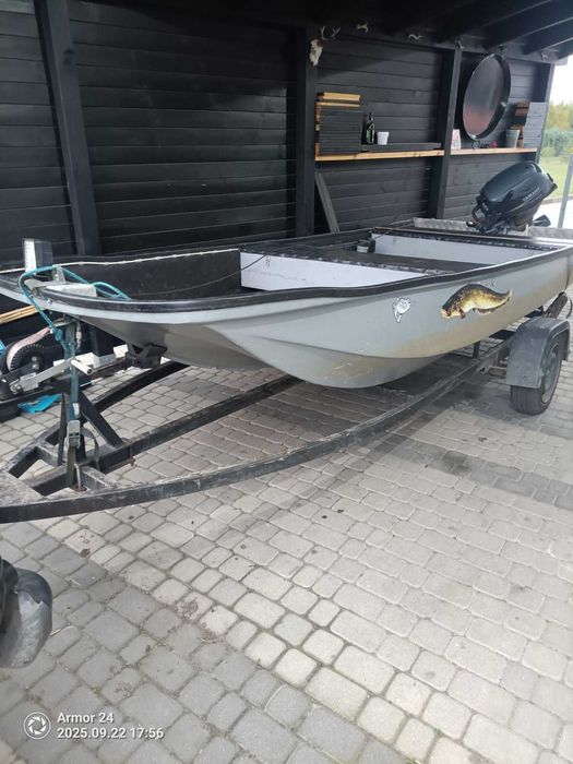 Łódź wędkarska płaskodenna