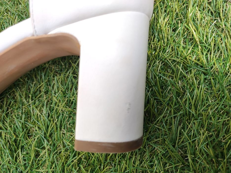 Buty Ryłko ślubne kremowe rozm. 39