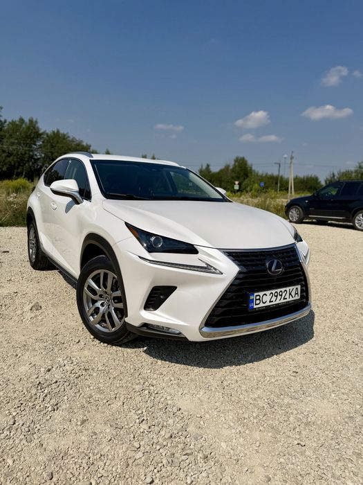 Lexus NX 300 h 2018рік офіційний автомобіль