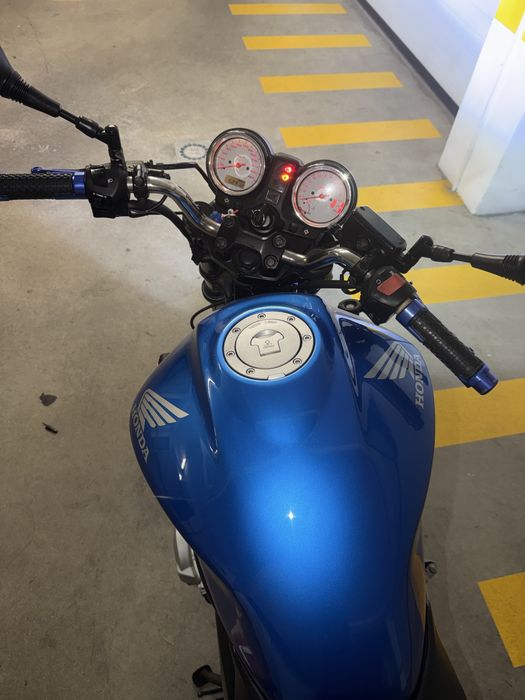 Hornet 600 ano 2004