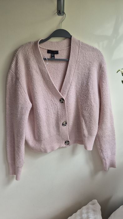 Sweter z guzikami