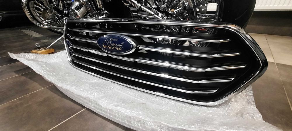 Grilek -  Ford Tourneo Custom Transit.