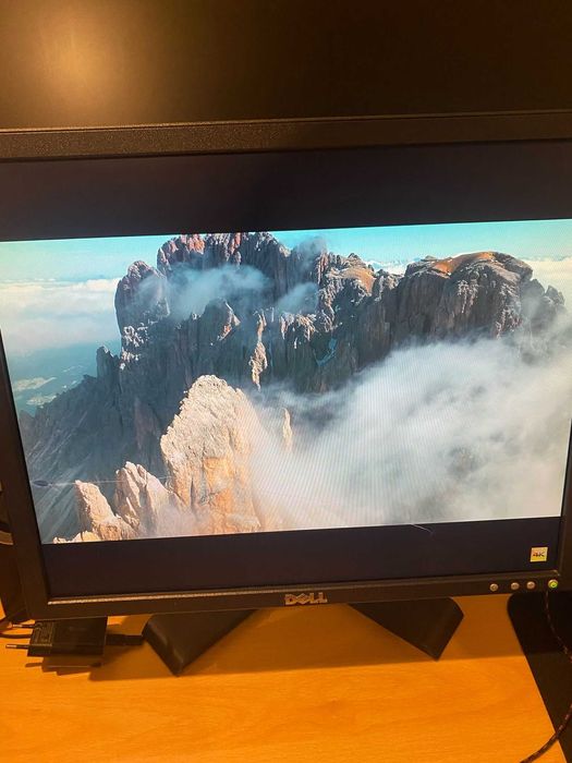 Monitor Dell com pouco uso