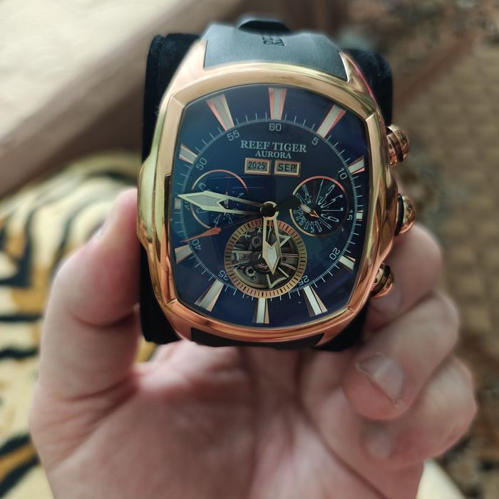 Годинник чоловічий.REEF TIGER.