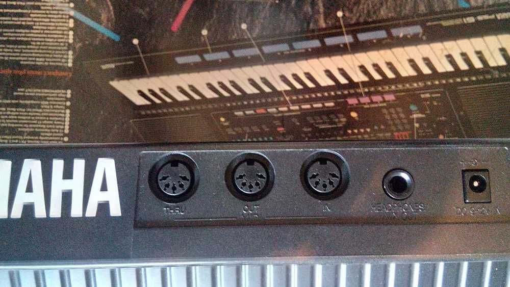YAMAHA  PSS-51,синтезатор.