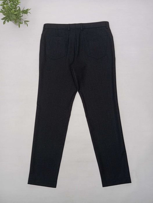 Eleganckie spodnie Hugo Boss W36 XL Virgin Wool