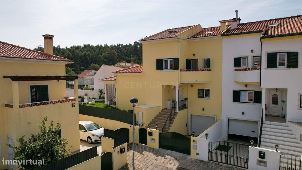 T3+2 Detached House with Garden, Garage, and Outdoor Space