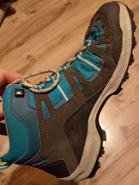 QUECHUA. Buty trekkingowe.