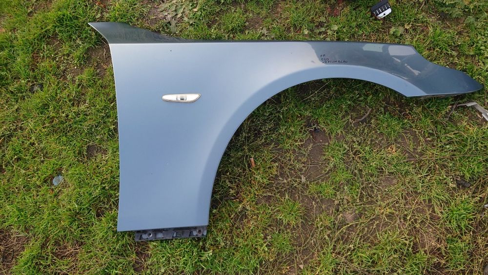 BMW E60 E61 błotnik prawy przód neptunblau