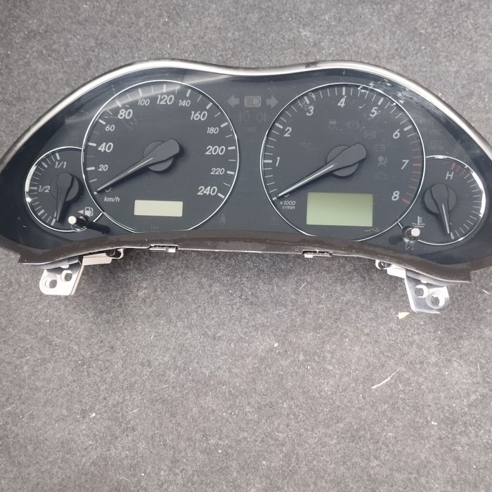 Панель приборов Toyota Avensis 2008 T 250 1.8 бензин (рестайлинг)