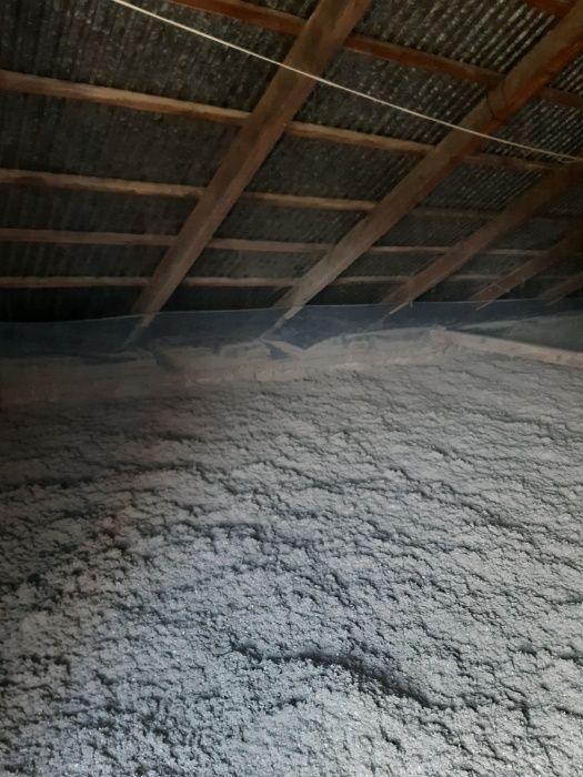 Ocieplenie, docieplenie, izolacja poddasza, dachu celuloza piana pur