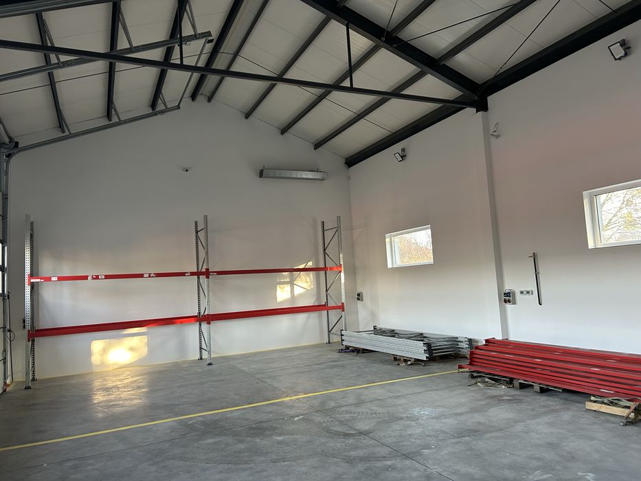 Regały paletowe magazynowe przemysłowe Mago MGL HX trawersy 360cm hala