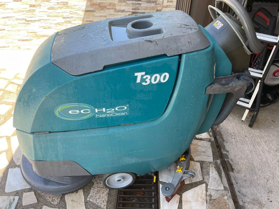 Auto-Lavadora Tennante T-300