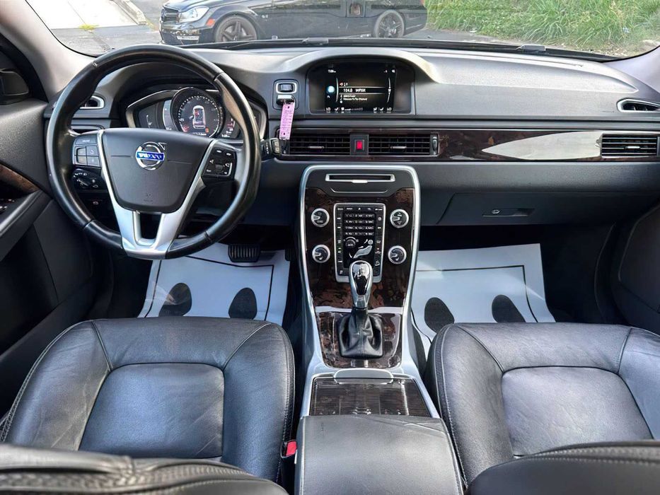 Volvo XC70 T5 Premier      2016