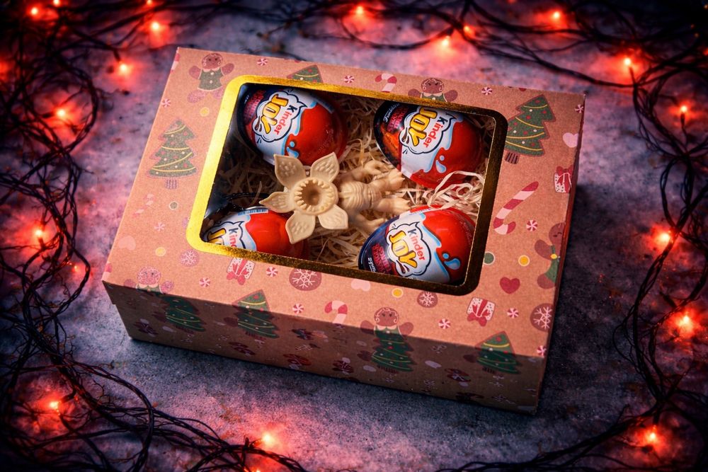 В наявності! Kinder stranger things Дивні Дива Подарунок Кіндер