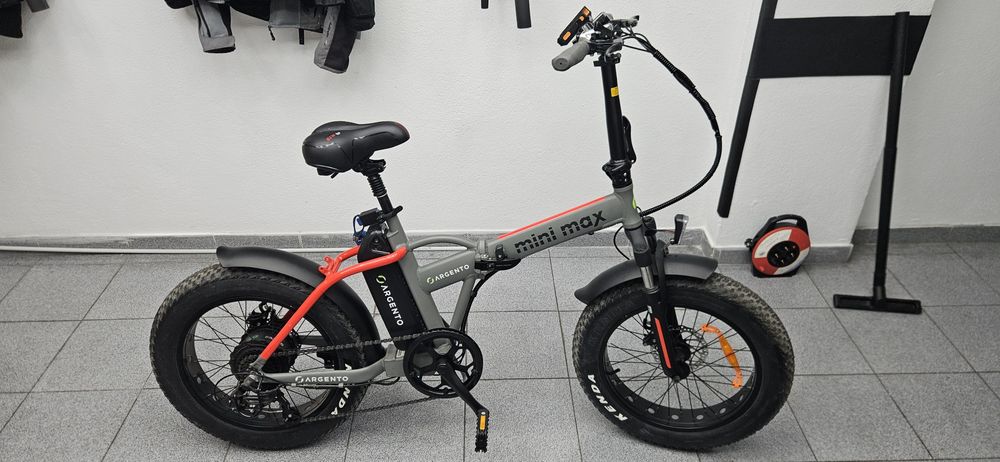 Bicicleta eletrica COMO NOVA