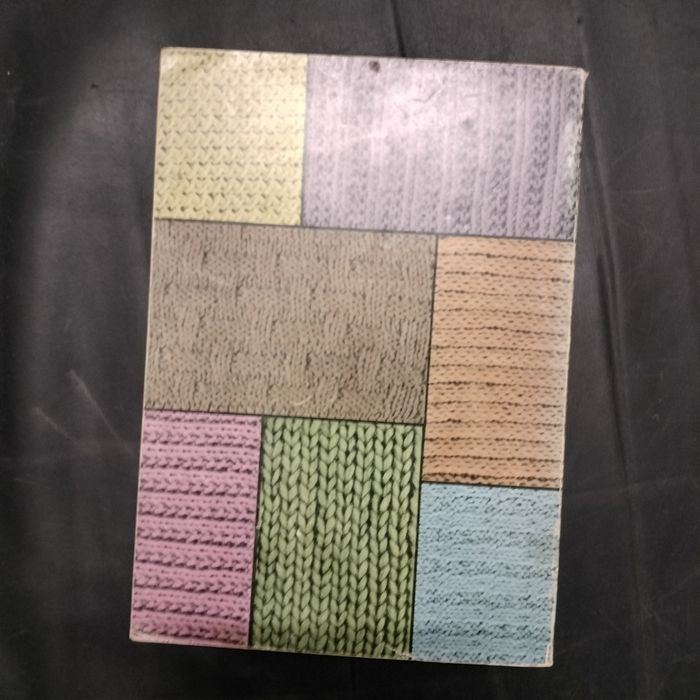 Livro "tricotar à mão e à máquina"