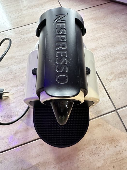 Ekspres kapsulkowy Nespresso Delonghi