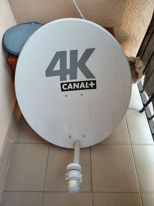 Antena satelitarna Canal+ (+ wspornik)