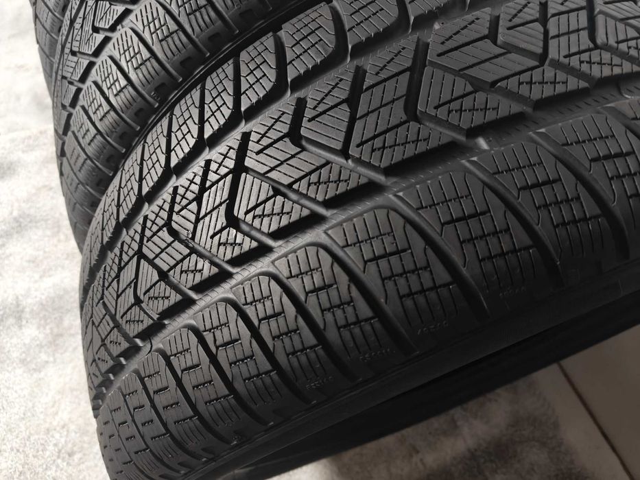 R20 235 55 шини зимові 22р Pirelli Scorpion Winter