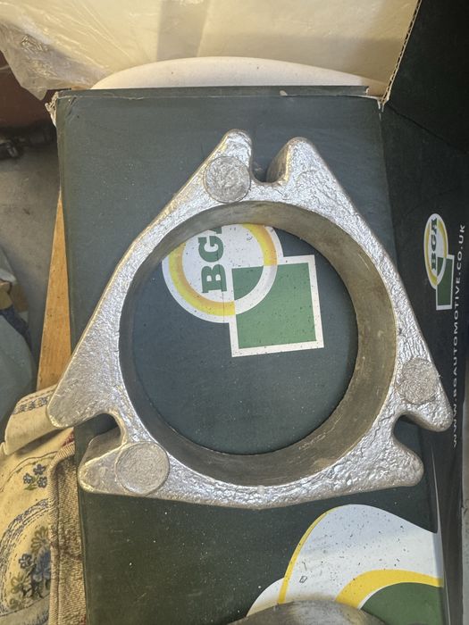 Проставки для збільшення кліренсу toyota Avensis