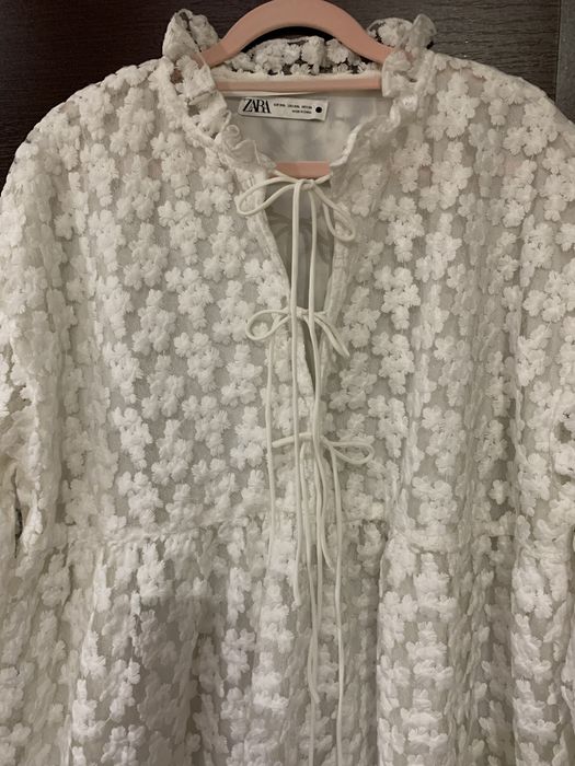 Неймовірна сукня у вишиті квіти Zara ХЛ дуже важка та якісна