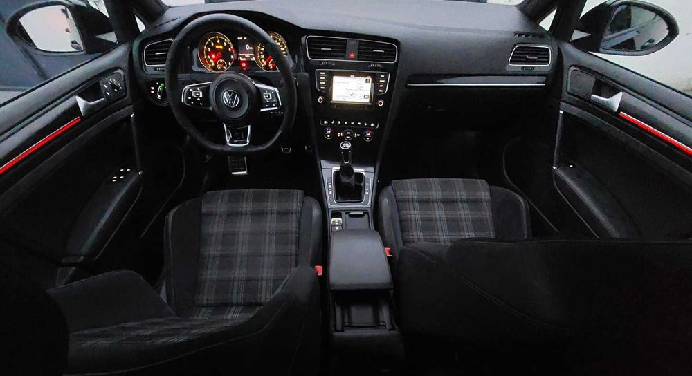 VW Golf 7 GTI Performance 2.0Tfsi 230Cv impecável 190€ mês