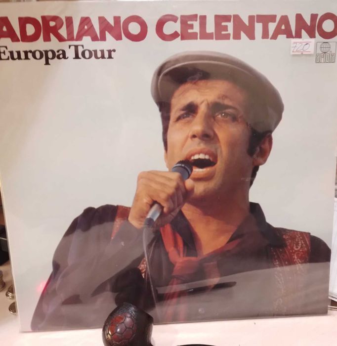 Коллекция винила Adriano Celentano Beatles Led Zeppelin ZZ Top 17 LP