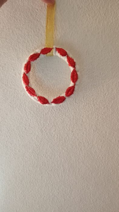 “Grinalda artesanal em macramé feita à mão”