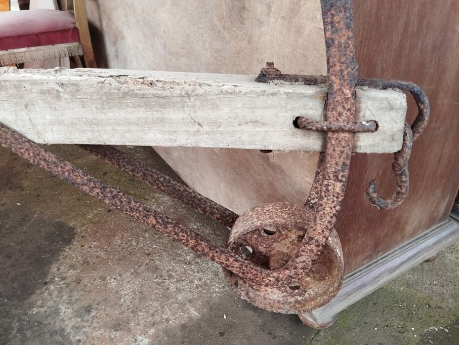 Arado em madeira e ferro