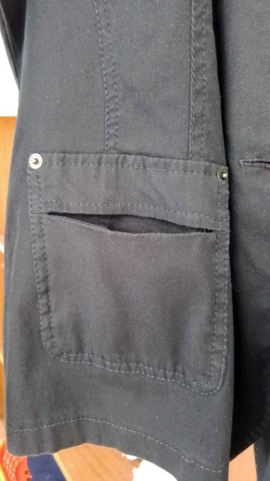 Blusão denim com bolsos para senhora