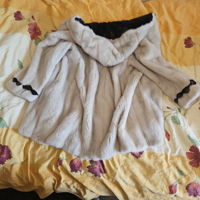 Kurteczka z naturalnej norki piękny pożądany kolor ecru