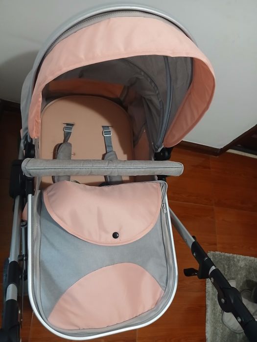 Vendo carrinho e ovo ,para menina outros acessórios.
