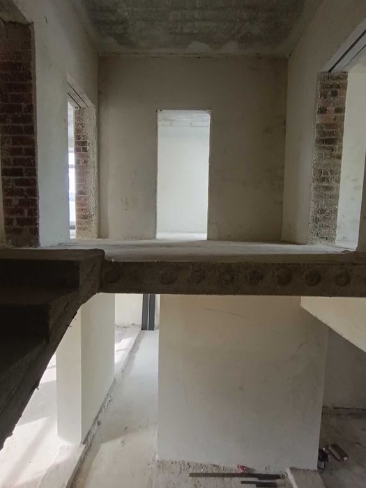ПРОДАМ дім  загороджений дуплекс з гаржем та терасою 160 м² , 3сот ГАЗ  підключенні всі міські комунікації