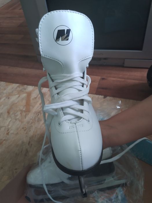 Ковзани нові 38 розмір