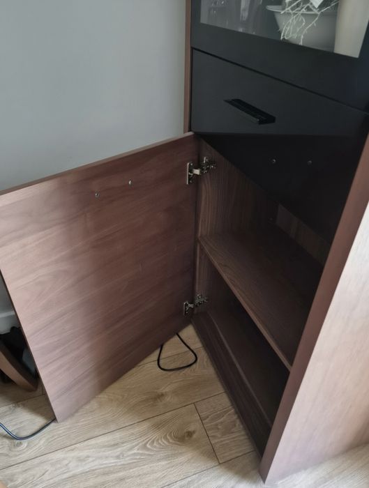 Komoda, witryna do salonu na zastawę, szkło. Drewno