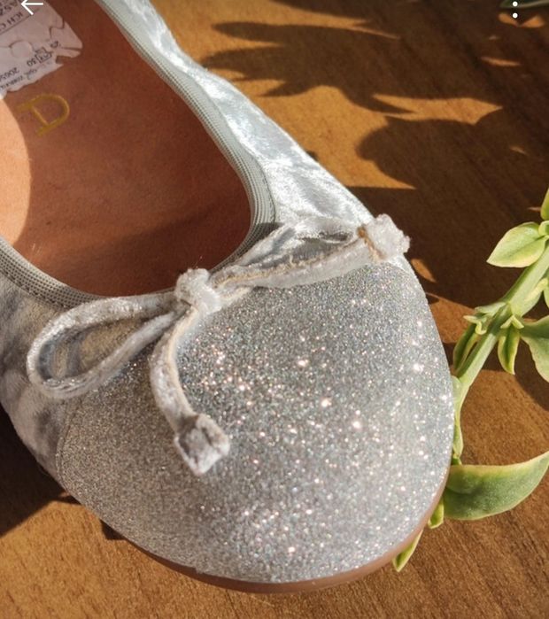 NOWE UNISA srebrne baleriny brokat welur skóra 37