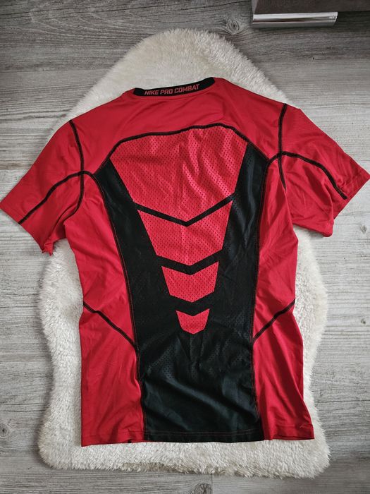 Koszulka Nike Pro Combat Hypercool Dri- fit Rozmiar S Czerwona t shirt