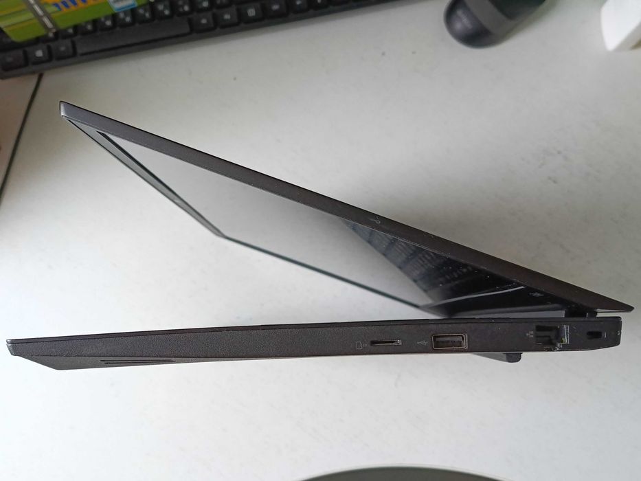 Lenovo ThinkPad E595 Ryzen 5 3500U 8GB 256GB SSD Radeon 15.6" FHD IPS