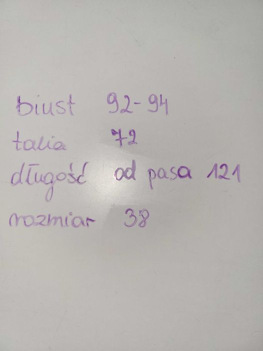 Błyszcząca sukienka ślubna