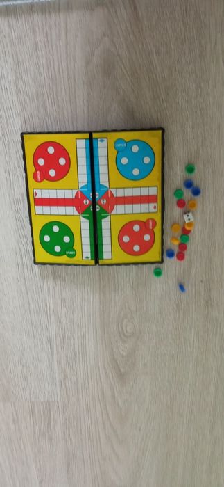 Puzzle ,  gra , rzepy, klocki.