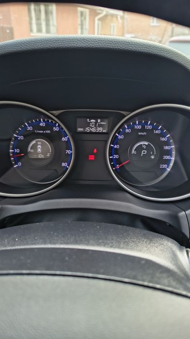 Продається Хундай  Туксон іх35 2012рік 2.0 бензин автомат,