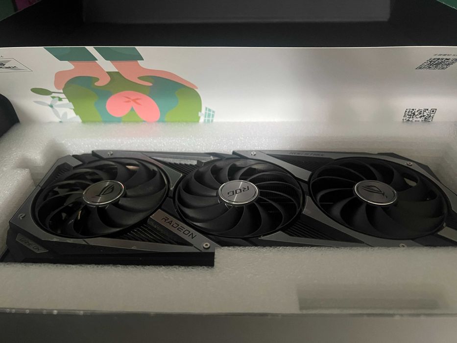 AMD ASUS Radeon RX 6800 ROG Strix OC 16GB GDDR6