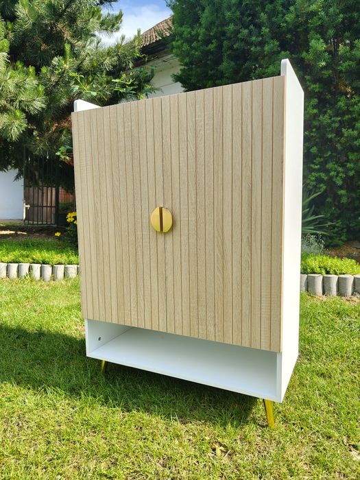 Tribesigns Szafka na buty 

Wymiary 37gł. x 73szer. x 110wys. cm
Wysokość pomiędzy półkami w standardowym ustawieniu 15.5 cm

Cena 580 zł
