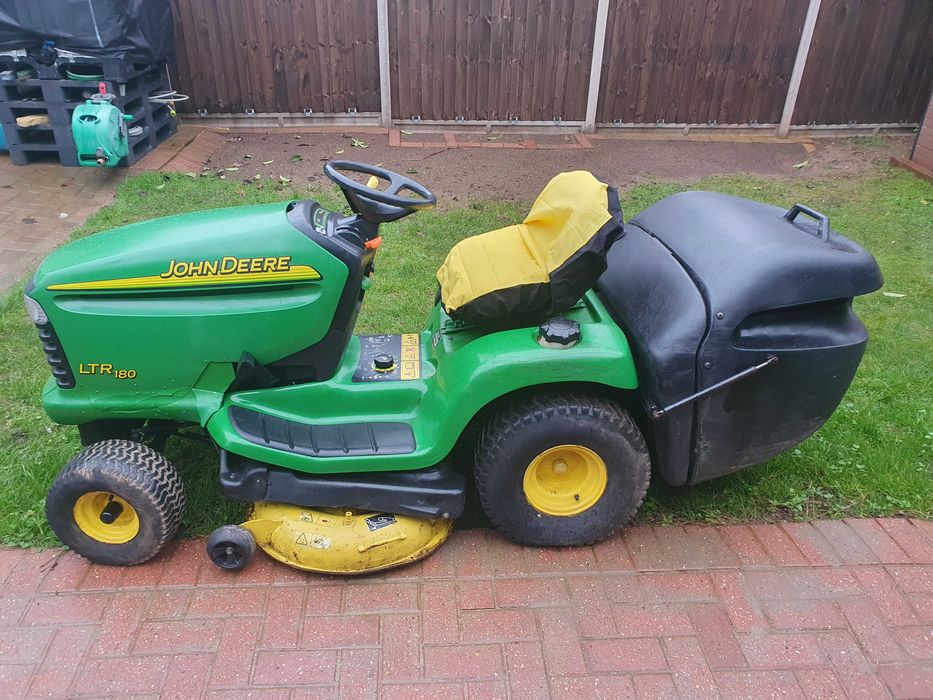 Traktorek kosiarka JOHN DEERE model LTR180 hydrostatyczna automat